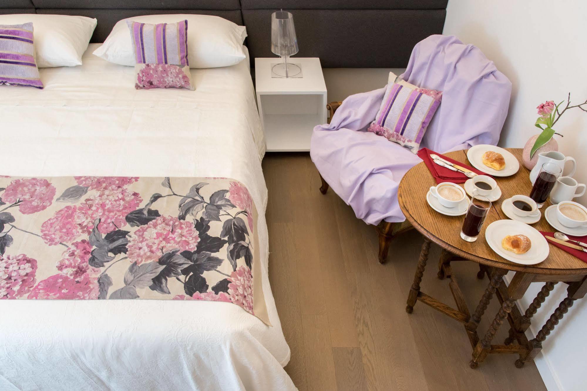 Bed and Breakfast Approdo Ripetta Рим Екстер'єр фото