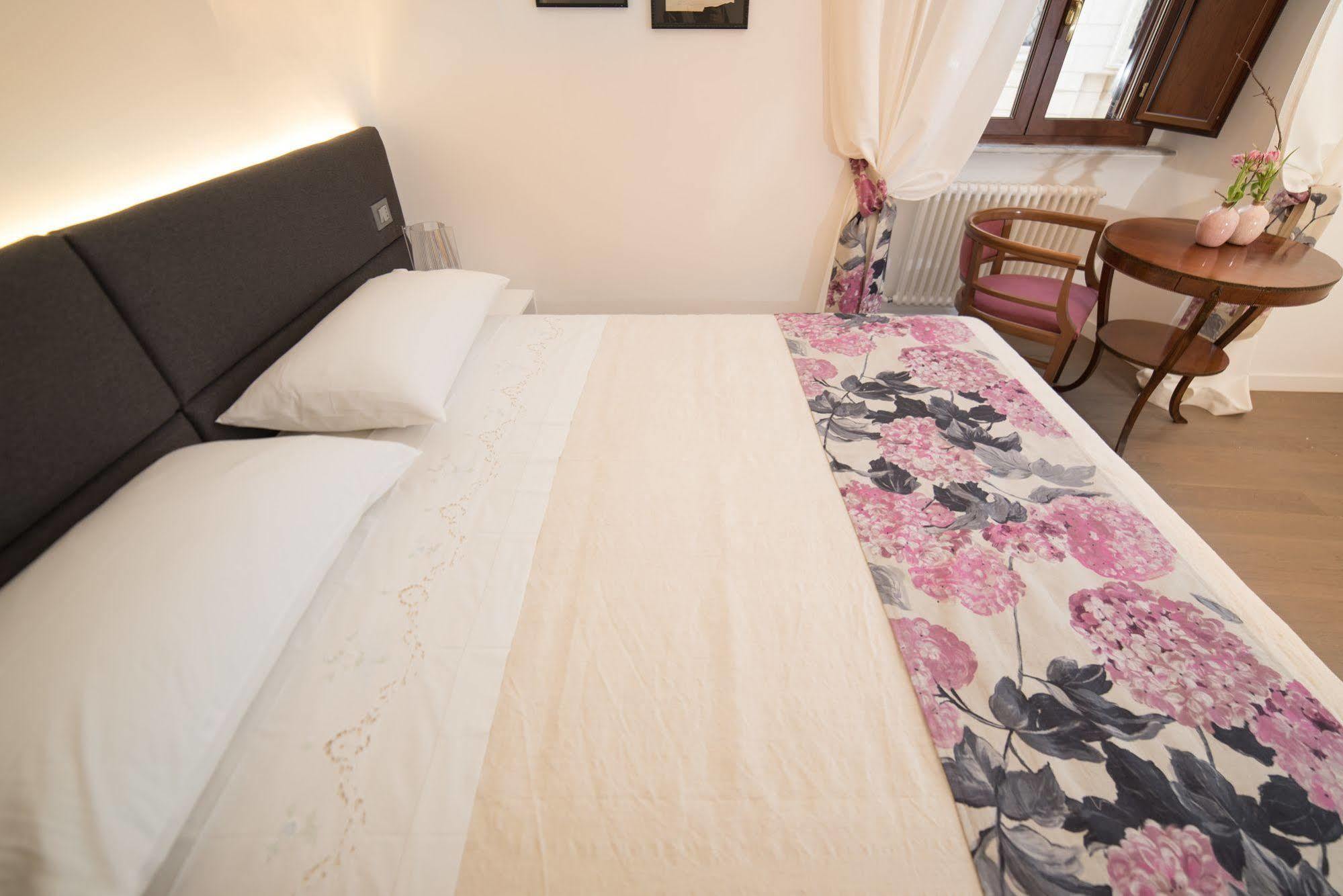 Bed and Breakfast Approdo Ripetta Рим Екстер'єр фото